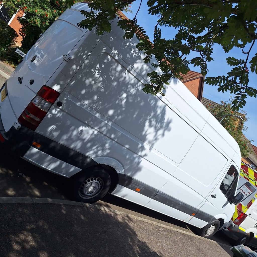 2010 Mercedes-Benz Sprinter - Image 1