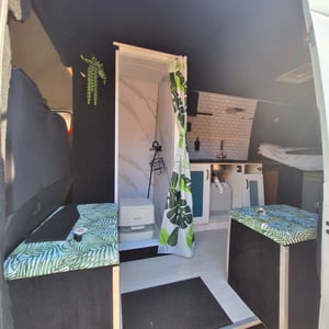 2010 Mercedes-Benz Sprinter — photo 9 of 10