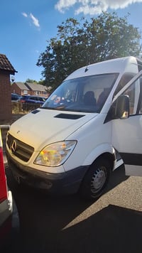 2010 Mercedes-Benz Sprinter - Video