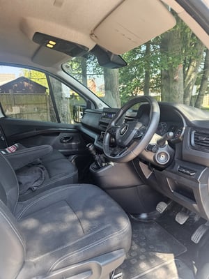2023 Renault Trafic — photo 5 of 14