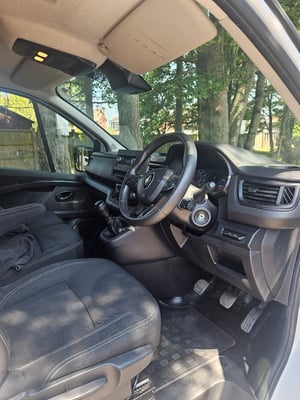 2023 Renault Trafic — photo 6 of 14