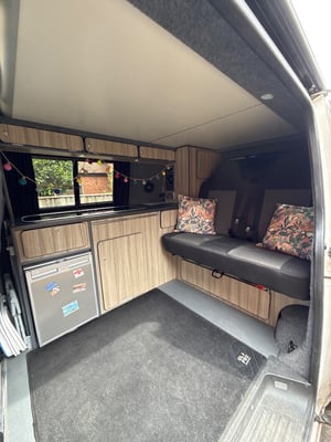 2017 Volkswagen Transporter — photo 4 of 22