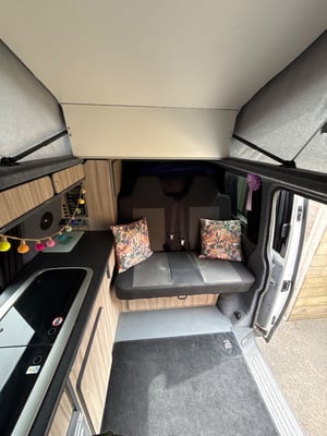 2017 Volkswagen Transporter — photo 16 of 22