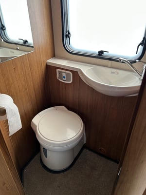 2018 Auto-Trail Imala 732 — photo 17 of 42