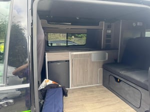 2017 Volkswagen Transporter T6 — photo 7 of 19