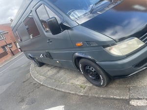 2002 Mercedes-Benz Sprinter — photo 2 of 25