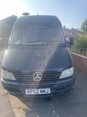 2002 Mercedes-Benz Sprinter — photo 7 of 25