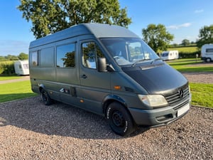 2002 Mercedes-Benz Sprinter — photo 1 of 25