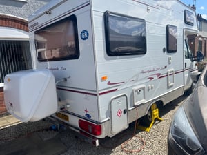 2004 Compass Avantgade 200 Lux Boxer 290 — photo 5 of 24