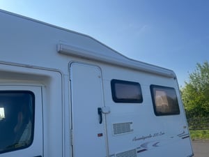 2004 Compass Avantgade 200 Lux Boxer 290 — photo 10 of 24