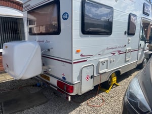 2004 Compass Avantgade 200 Lux Boxer 290 — photo 12 of 24
