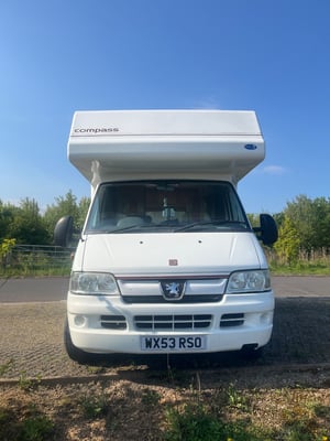 2004 Compass Avantgade 200 Lux Boxer 290 — photo 19 of 24