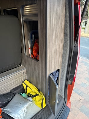 2023 Ford Transit Custom — photo 11 of 18