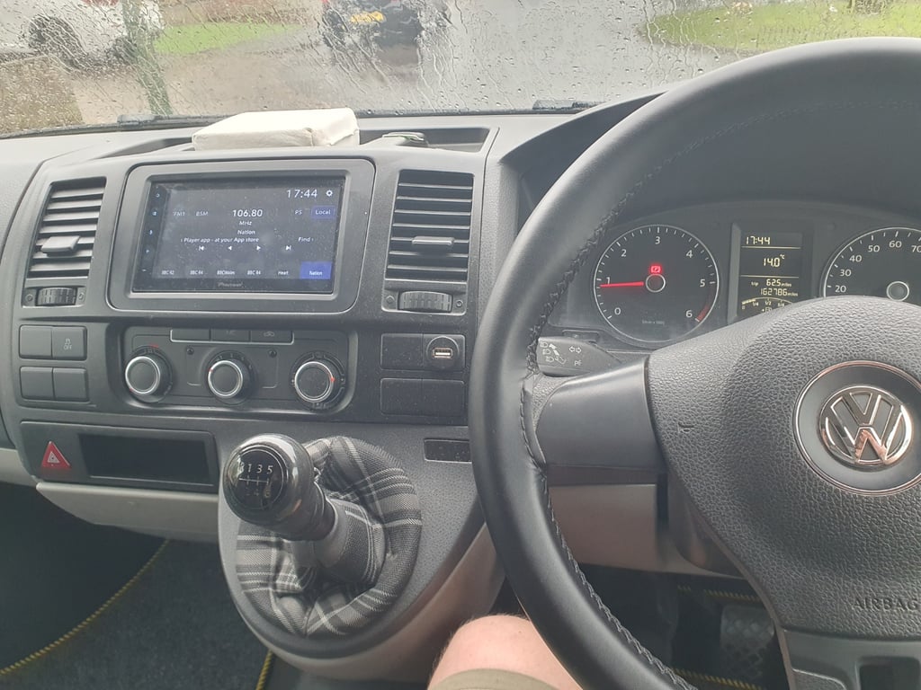 2015 Volkswagen Transporter T5 - Image 1