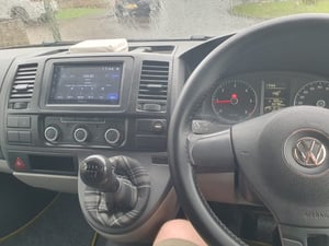 2015 Volkswagen Transporter T5 — photo 7 of 16