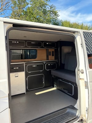 2016 Volkswagen Transporter T28 Startline TDI BlueMotion Technology — photo 7 of 13