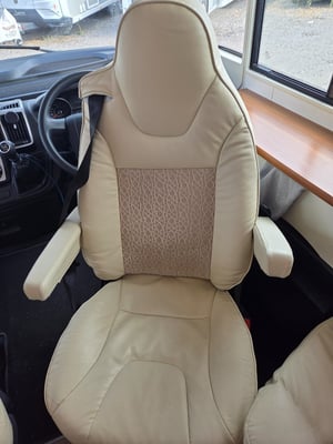 2019 Fleurette Discover 75LMF — photo 6 of 21