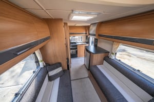 2012 Auto-Trail Tracker EKS — photo 23 of 54