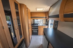 2012 Auto-Trail Tracker EKS — photo 33 of 54