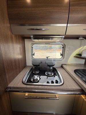 2012 Burstner Elegance — photo 5 of 41