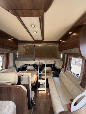 2012 Burstner Elegance — photo 11 of 41