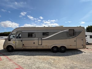 2012 Burstner Elegance — photo 15 of 41