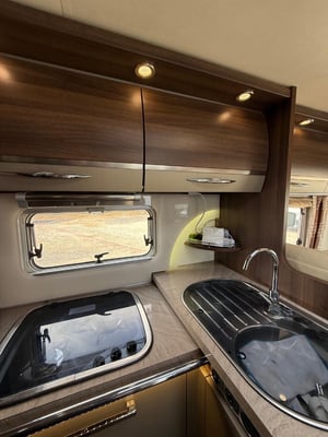 2012 Burstner Elegance — photo 17 of 41