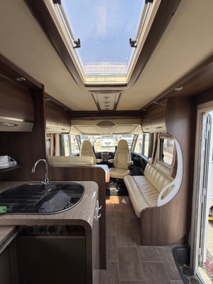 2012 Burstner Elegance — photo 36 of 41