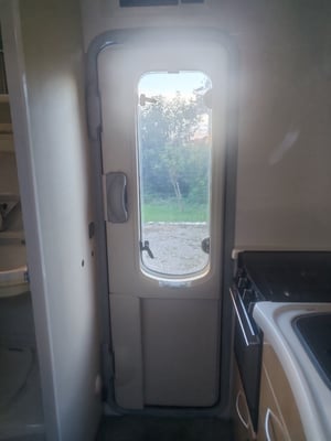 2011 Romahome R40 — photo 5 of 31