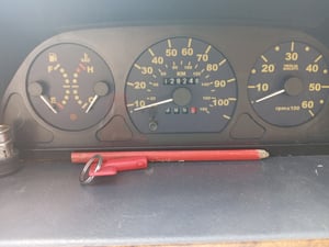 2001 Hobby 750 tag axle
Fixed French bed
Leather interior captain seats removable steering wheel reversing camera
Strong security locks LHD in KM removable radio habitation aircon fixed extending table — photo 11 of 17
