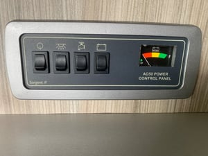 2003 Nissan Elgrand — photo 10 of 18