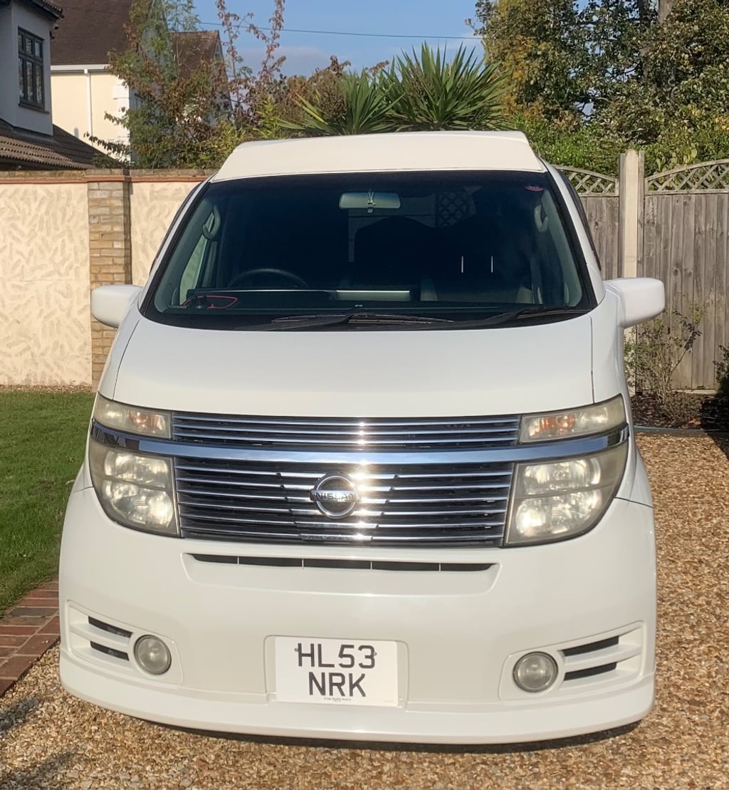 2003 Nissan Elgrand - Image 1