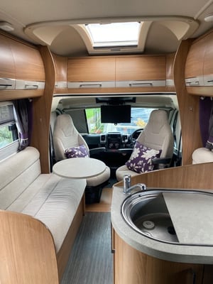 2016 Auto-Trail Tracker FB — photo 5 of 10