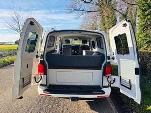 2023 Volkswagen Transporter — photo 4 of 9