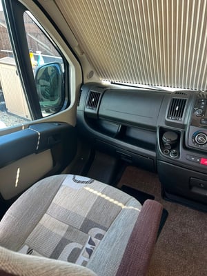2015 Auto-Sleepers Warwick XL — photo 2 of 27
