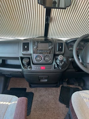 2015 Auto-Sleepers Warwick XL — photo 10 of 27