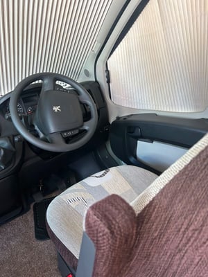 2015 Auto-Sleepers Warwick XL — photo 17 of 27