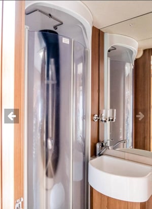 2016 Auto-Trail Apache 634 — photo 7 of 10