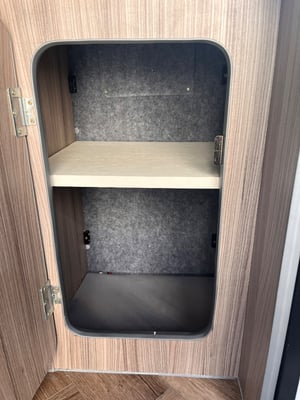 2018 Volkswagen Campervan — photo 12 of 17