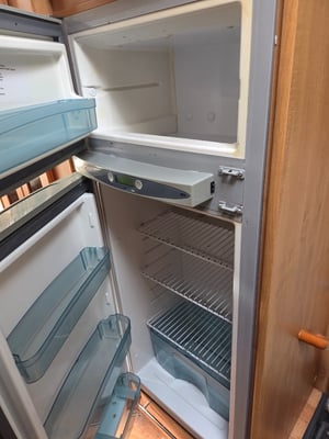 2009 Auto-Trail Arapaho SE — photo 12 of 19