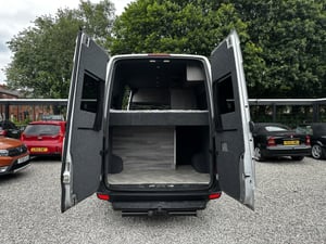 2017 Mercedes-Benz Sprinter — photo 4 of 19