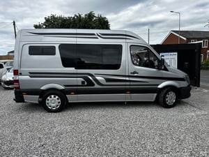 2017 Mercedes-Benz Sprinter — photo 7 of 19
