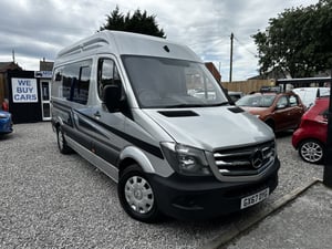 2017 Mercedes-Benz Sprinter — photo 13 of 19