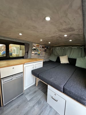 2020 Volkswagen T6.1 Transporter T30 Highline TDi — photo 21 of 36