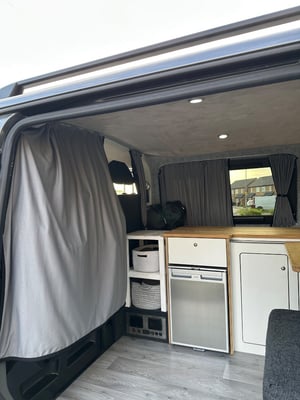 2020 Volkswagen T6.1 Transporter T30 Highline TDi — photo 25 of 36