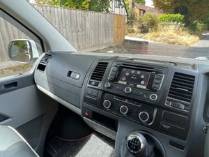 2013 Volkswagen Transporter — photo 15 of 18
