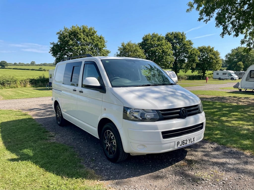 2013 Volkswagen Transporter - Image 1