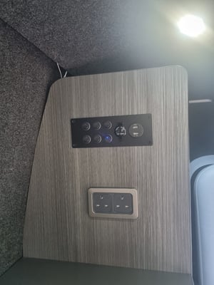 2015 Volkswagen T5 Campervan — photo 23 of 37