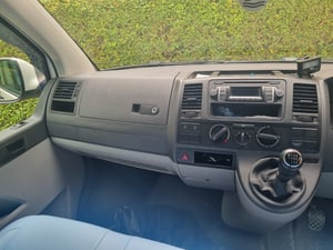 2015 Volkswagen T5 Campervan — photo 34 of 37