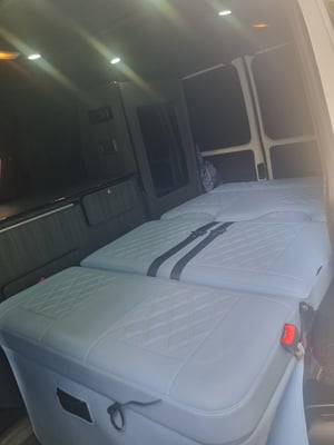 2015 Volkswagen T5 Campervan — photo 35 of 37
